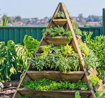 Грядка пирамида для клубники и других растений