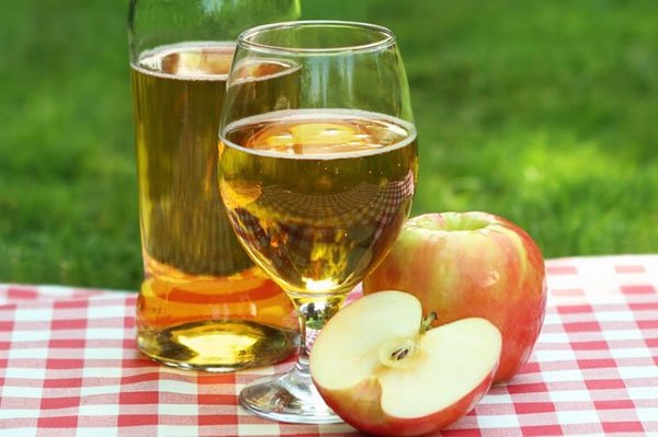 Яблоки придадут вину сладковатый вкус и аромат